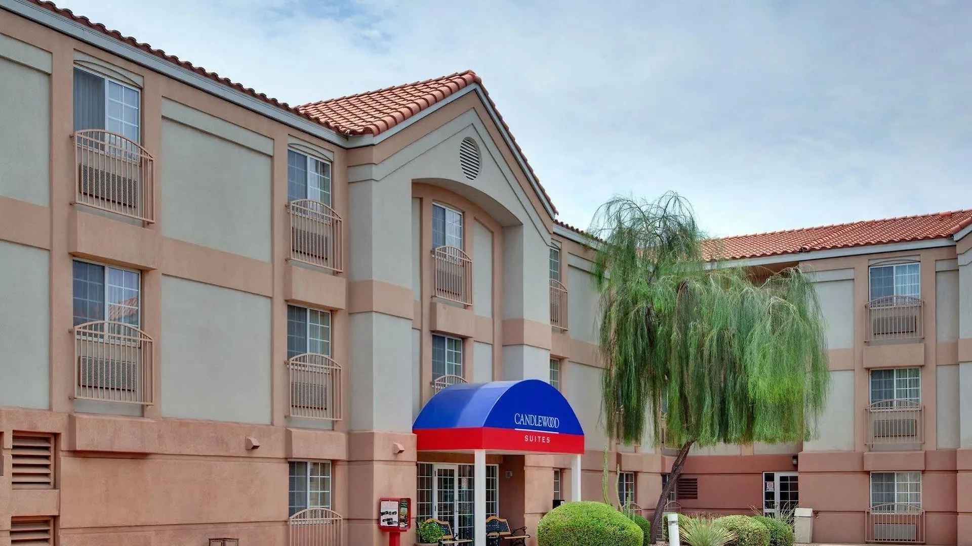 Sonesta Simply Suites Phoenix Tempe Hotel